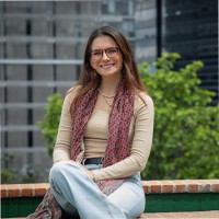 Laura Caviedes Email