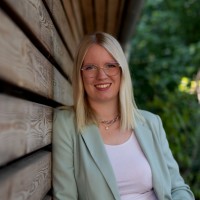 Julia Dammaß Email & Phone Number