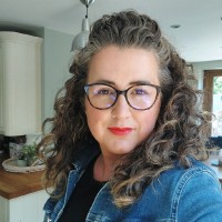 Leanne Hole Email