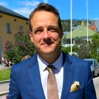 Niclas Larsson Email