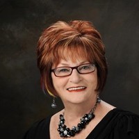 Osprey Observer Employee Suzy Wiesenhart's profile photo