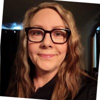 Betsy Davisson Email & Phone Number