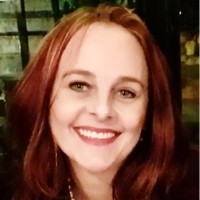 Lindy van Vuuren Email