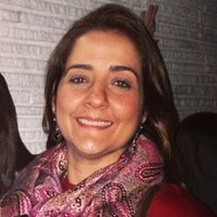 Larissa Simões Email