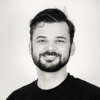 Lukas Sjöström Email