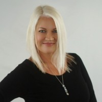 Carmen Urrunaga Email