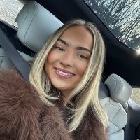 HOODRICHUK Employee Chloe Evans's profile photo