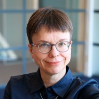 Sanna Yrjänä Email
