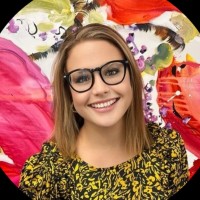 Class People Employee Naomi Howells's profile photo