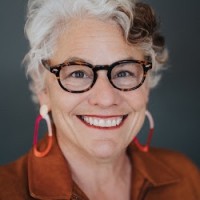 Chapter 510 Employee Janet Heller's profile photo