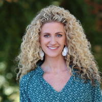 Everything Pines Partners Employee Natalie Wetzelberger's profile photo