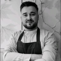 HIDE Employee Cameron R.'s profile photo