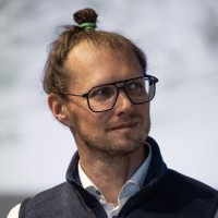 Julian Bauer Email