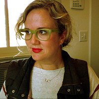 Hollie Schulze-Simons Email & Phone Number
