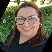 Débora Lopes Email