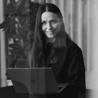 Camilla Arp Email