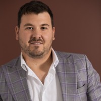 Tommy Labbé Email & Phone Number