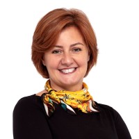 E-mail e número de telefone de Esra Altun