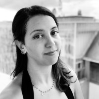 Luna Laftissi Email & Phone Number