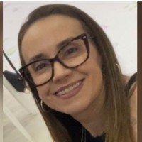 Roberta Esteves Gomes Email