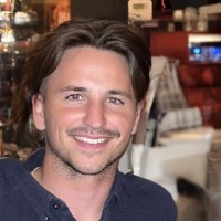 Oliver Fleming Email