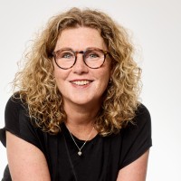 Esther Voerman Email