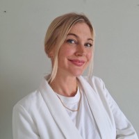 Anika Errath Email