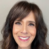 Lisa Gjelsten Email & Phone Number