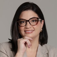 Aline Holanda Email