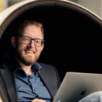 Ernout van der Waard Email & Phone Number