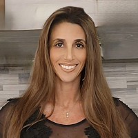 Elizabeth Rhoads Email & Phone Number