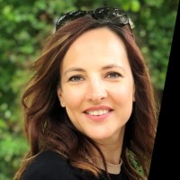 Daniela Chust Email