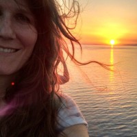 Caitlin Bright Email & Phone Number