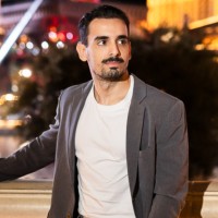 Vinícius Carneiro Email & Phone Number