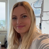 Julia Herold Email