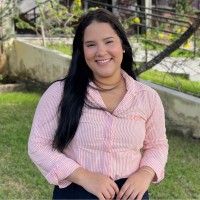 Bianca Tavares Email