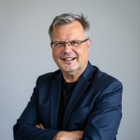 Till Hollmann Email & Phone Number