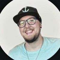 Screen Innovations Employee Taylor Rowland's profile photo