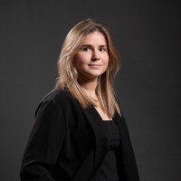 Manon Izard Email