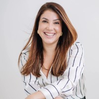 Livia Fraga Email