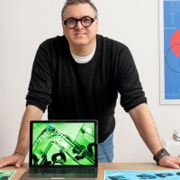 Davar Azarbeygui Email & Phone Number