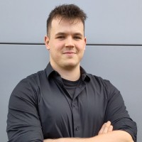 Leon Müller Email