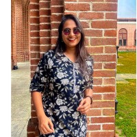 Simran Lessly Email