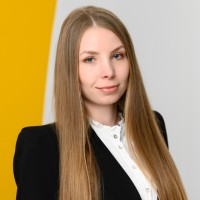 Kitti Szeli Email