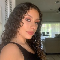 Bare Escentials Employee Andrea Escoto's profile photo