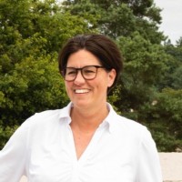 Rachelle Van Kouwen-Nies Email