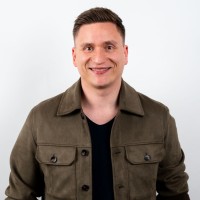 Benjamin Schröder Email