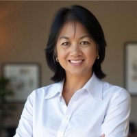 Crown Advisors Employee Becky Canzian's profile photo