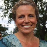 Lyn McKay Email