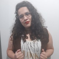 Ana Beatriz Medeiros Email